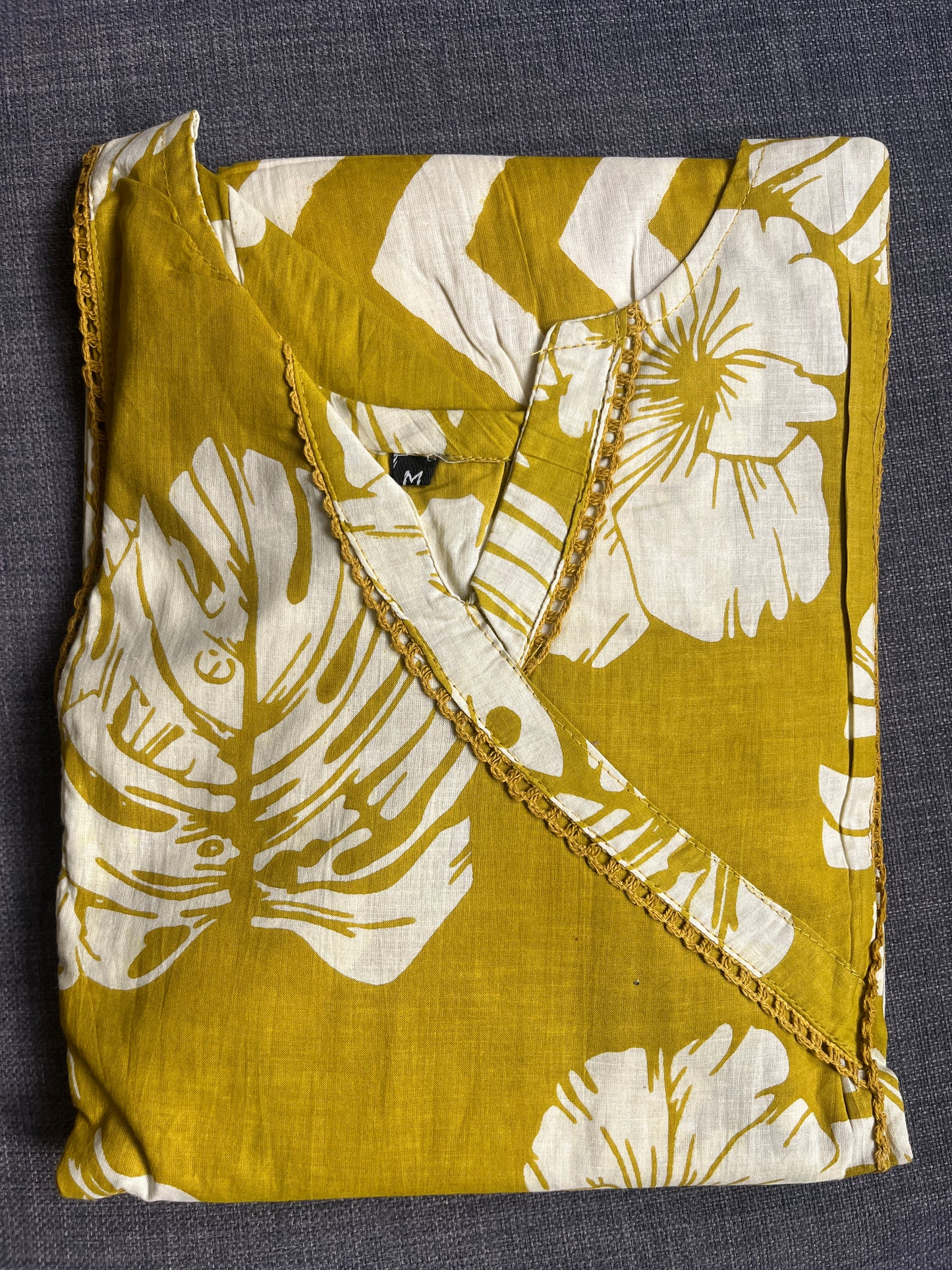 Comfy home wear / greenish yellow